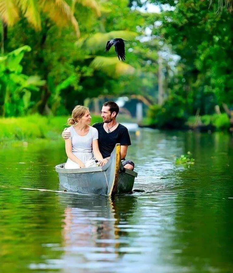 Vivaresidence Homestay Alappuzha Extérieur photo