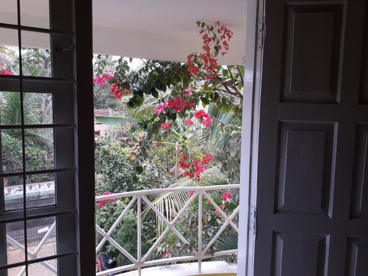 Vivaresidence Homestay Alappuzha Extérieur photo